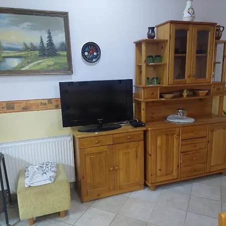 Holiday home Schoenes Mit Pool In Ruhiger Lage *