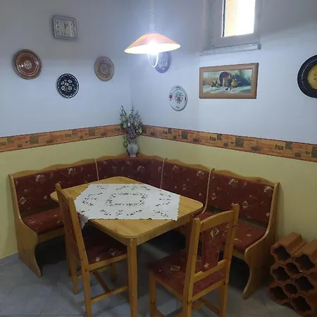 Holiday home Schoenes Mit Pool In Ruhiger Lage *