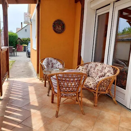 Schoenes Mit Pool In Ruhiger Lage Holiday home