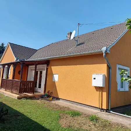 Schoenes Mit Pool In Ruhiger Lage Holiday home